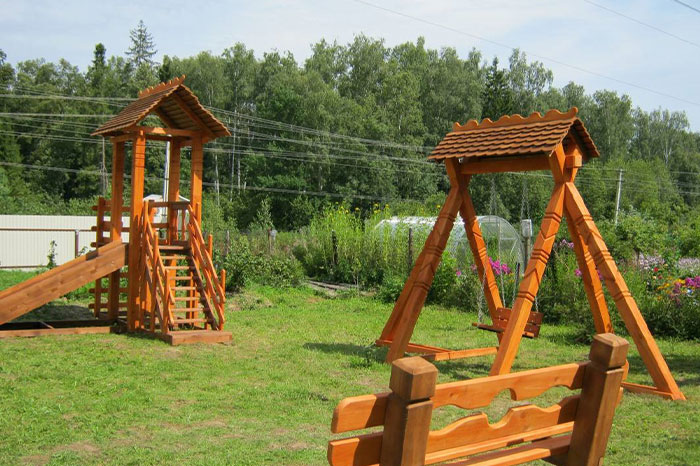 Детская площадка на даче